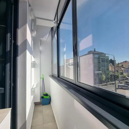 Bright & Modern Luxury Family *